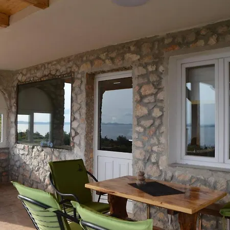 Spacious Robinson House Paloma Blanca, Sleeps 8