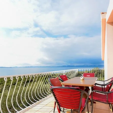 Spacious Robinson House Paloma Blanca, Sleeps 8 Apartamento *