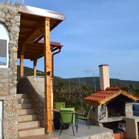 Spacious Robinson House Paloma Blanca, Sleeps 8 Dobropoljana